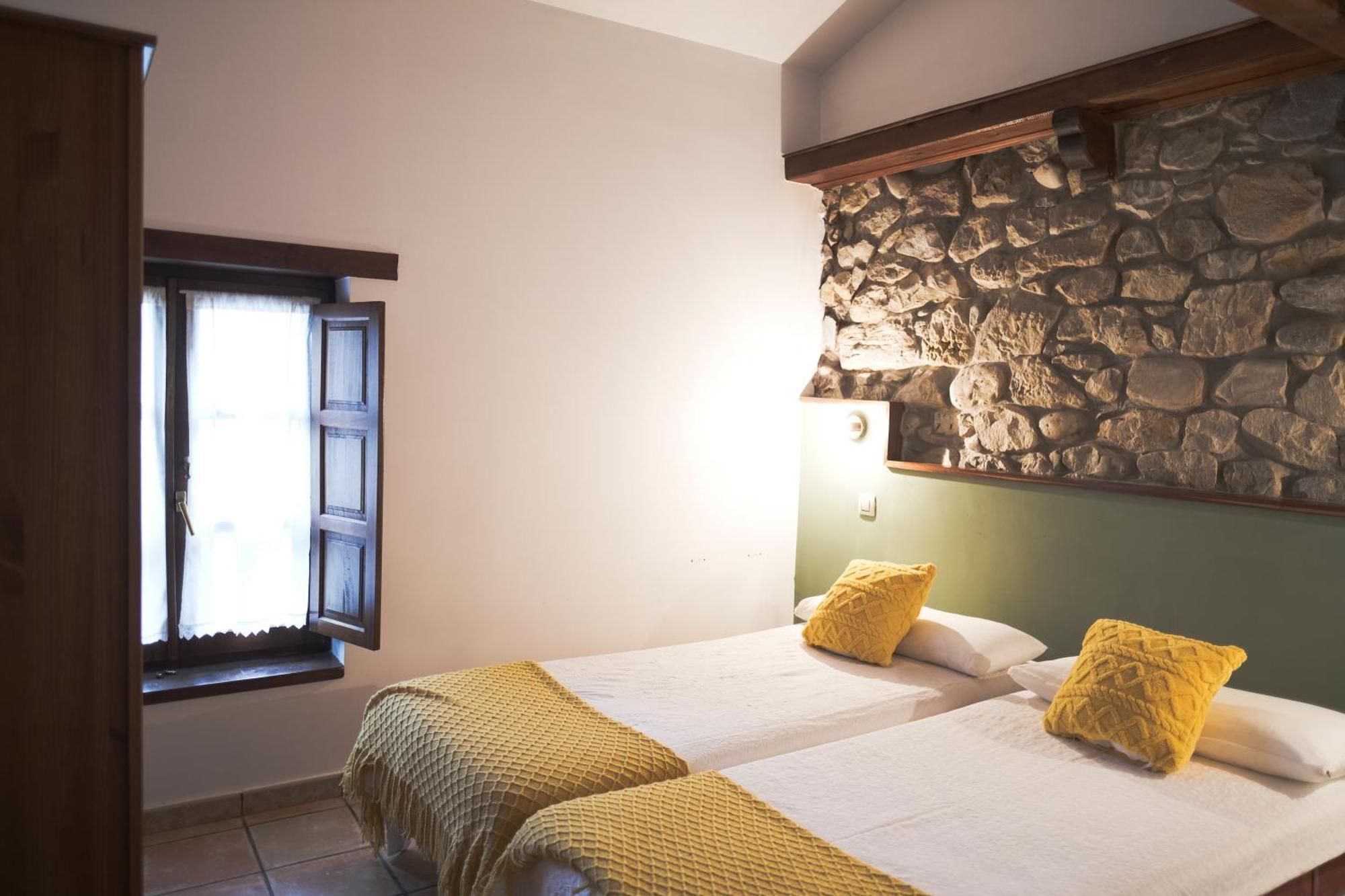 Posada La Estela De Barros Corrales De Buelna Exteriér fotografie