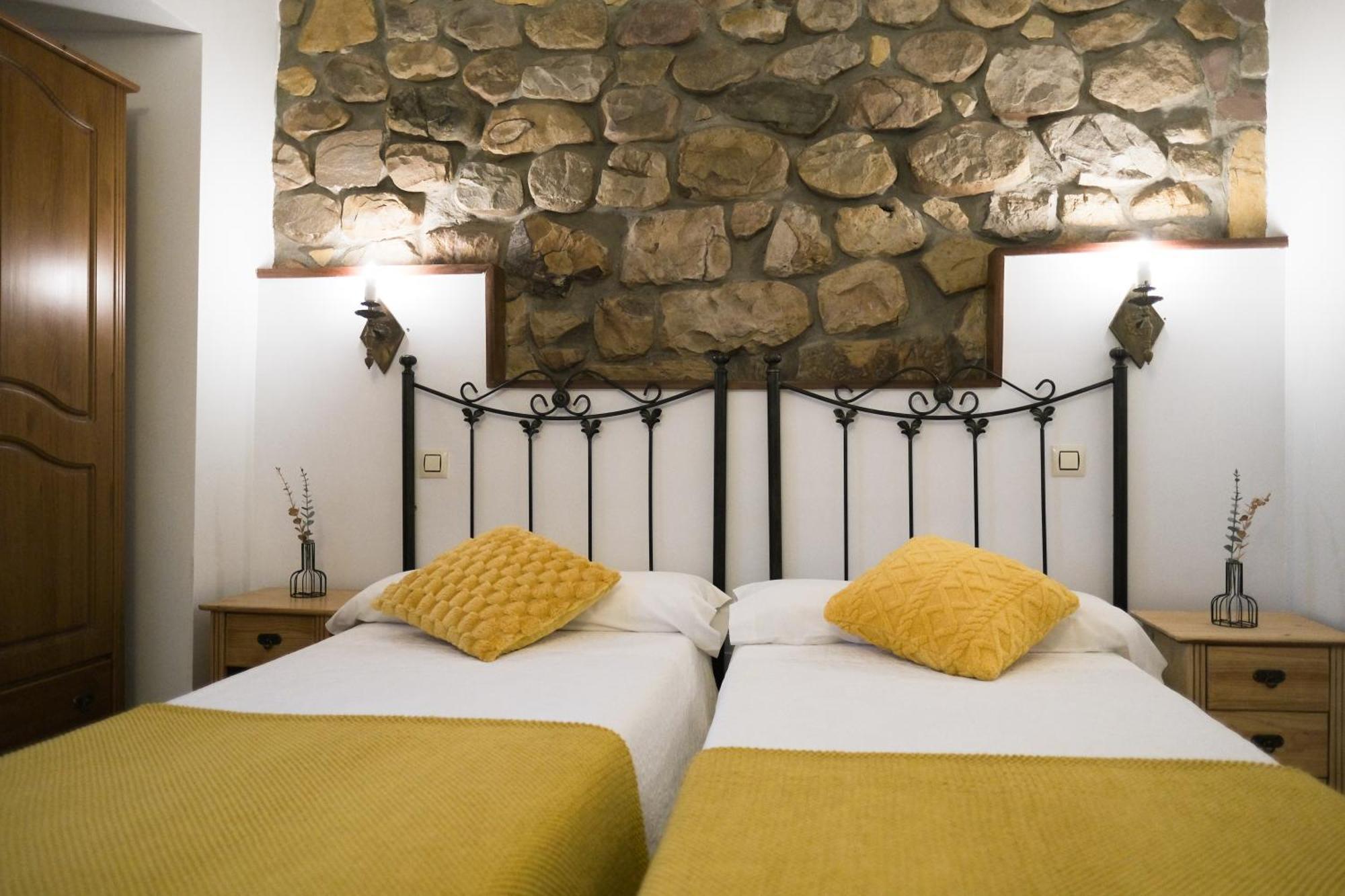 Posada La Estela De Barros Corrales De Buelna Exteriér fotografie