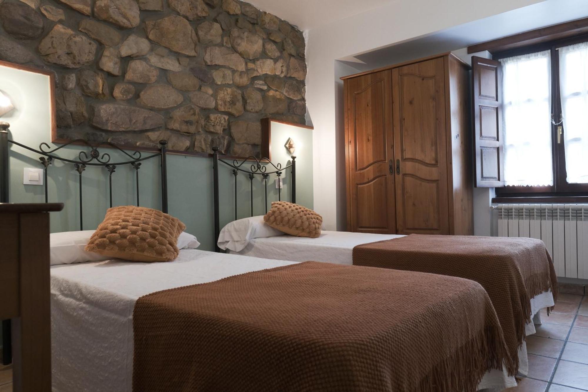 Posada La Estela De Barros Corrales De Buelna Exteriér fotografie