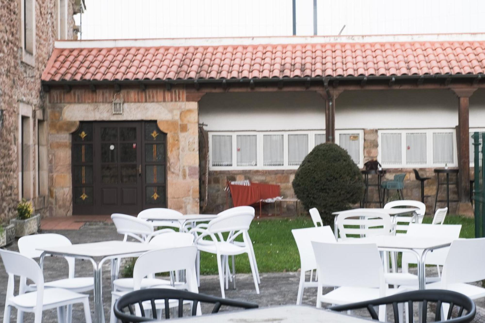 Posada La Estela De Barros Corrales De Buelna Exteriér fotografie