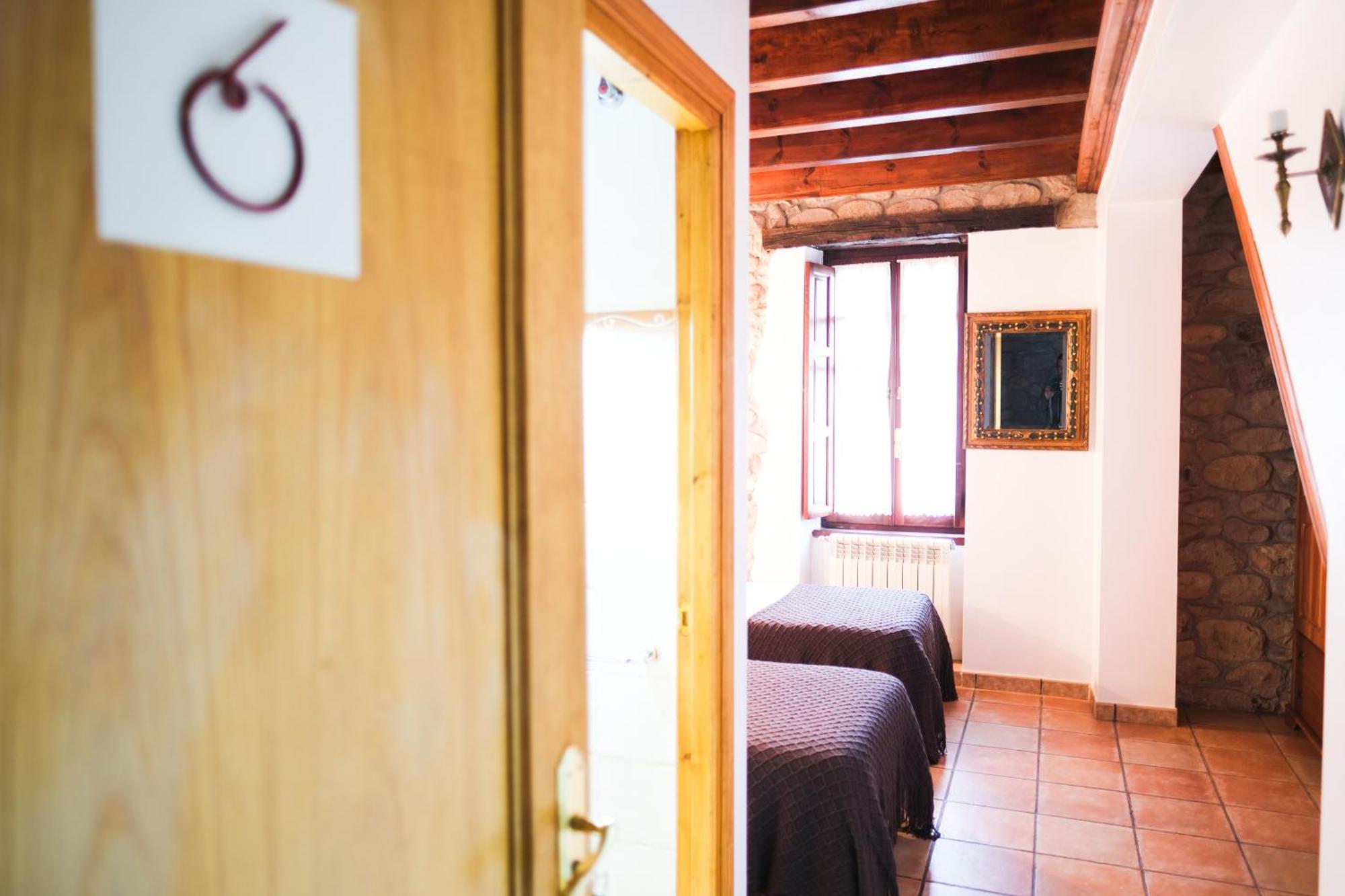 Posada La Estela De Barros Corrales De Buelna Exteriér fotografie