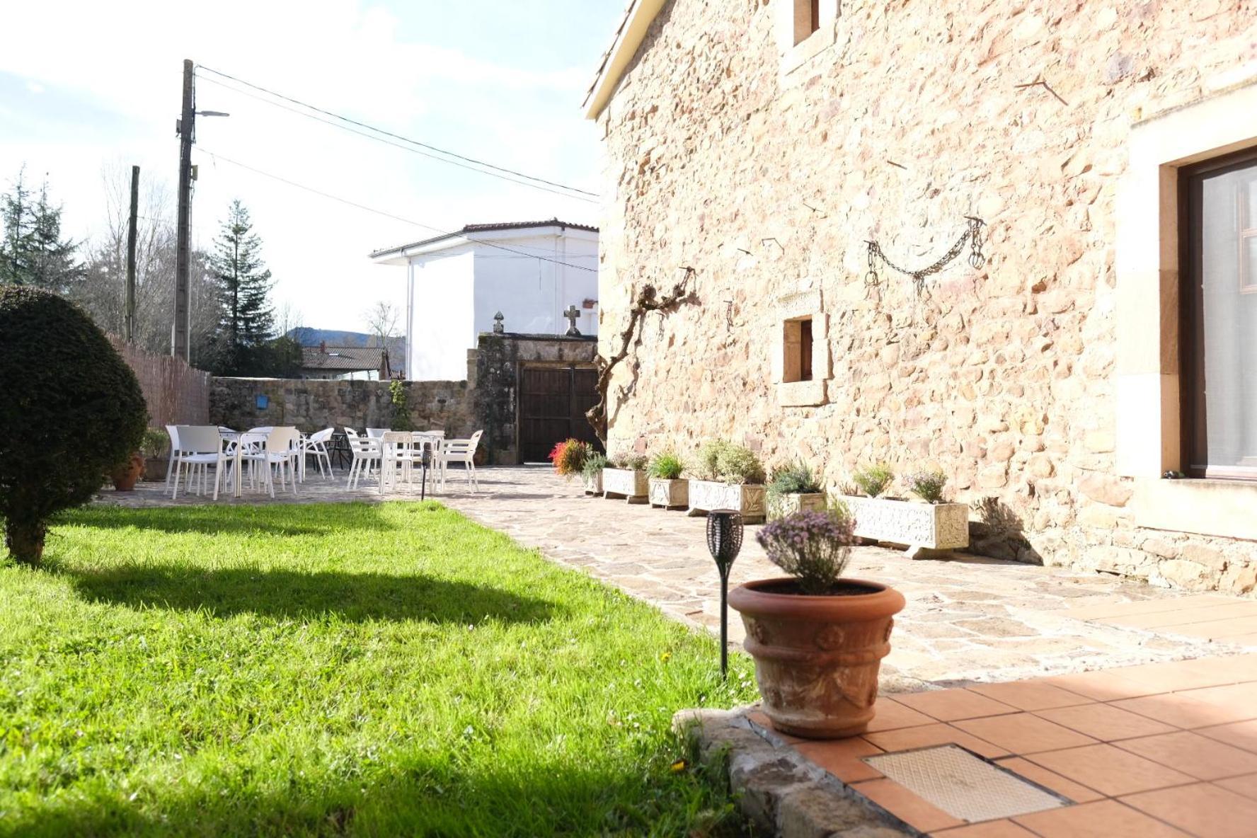 Posada La Estela De Barros Corrales De Buelna Exteriér fotografie
