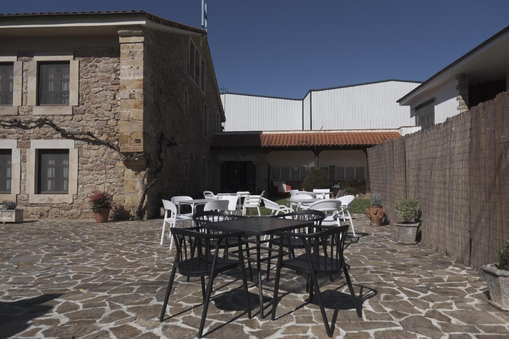Posada La Estela De Barros Corrales De Buelna Exteriér fotografie