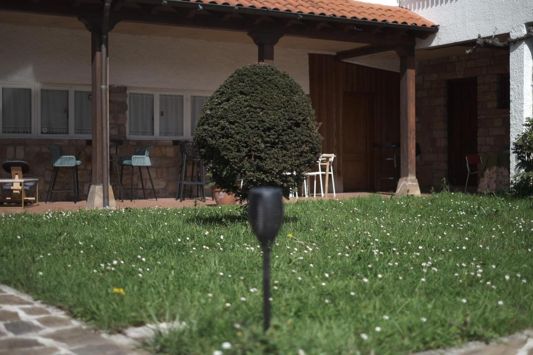 Posada La Estela De Barros Corrales De Buelna Exteriér fotografie