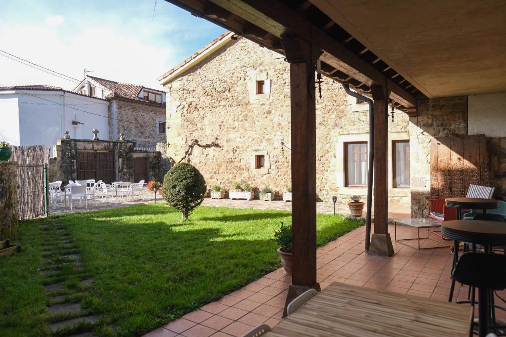 Posada La Estela De Barros Corrales De Buelna Exteriér fotografie